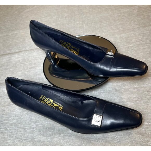 Salvatore Ferragamo Navy Blue Leather Heels Women’s Size 9.5 4A Narrow Italian - Picture 2 of 10